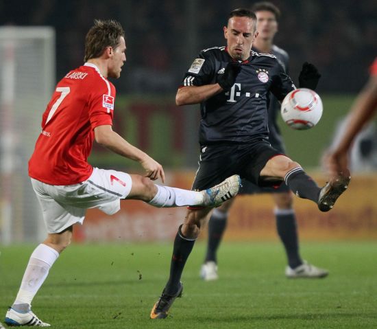 仁赢得三冠 仁赢得三冠